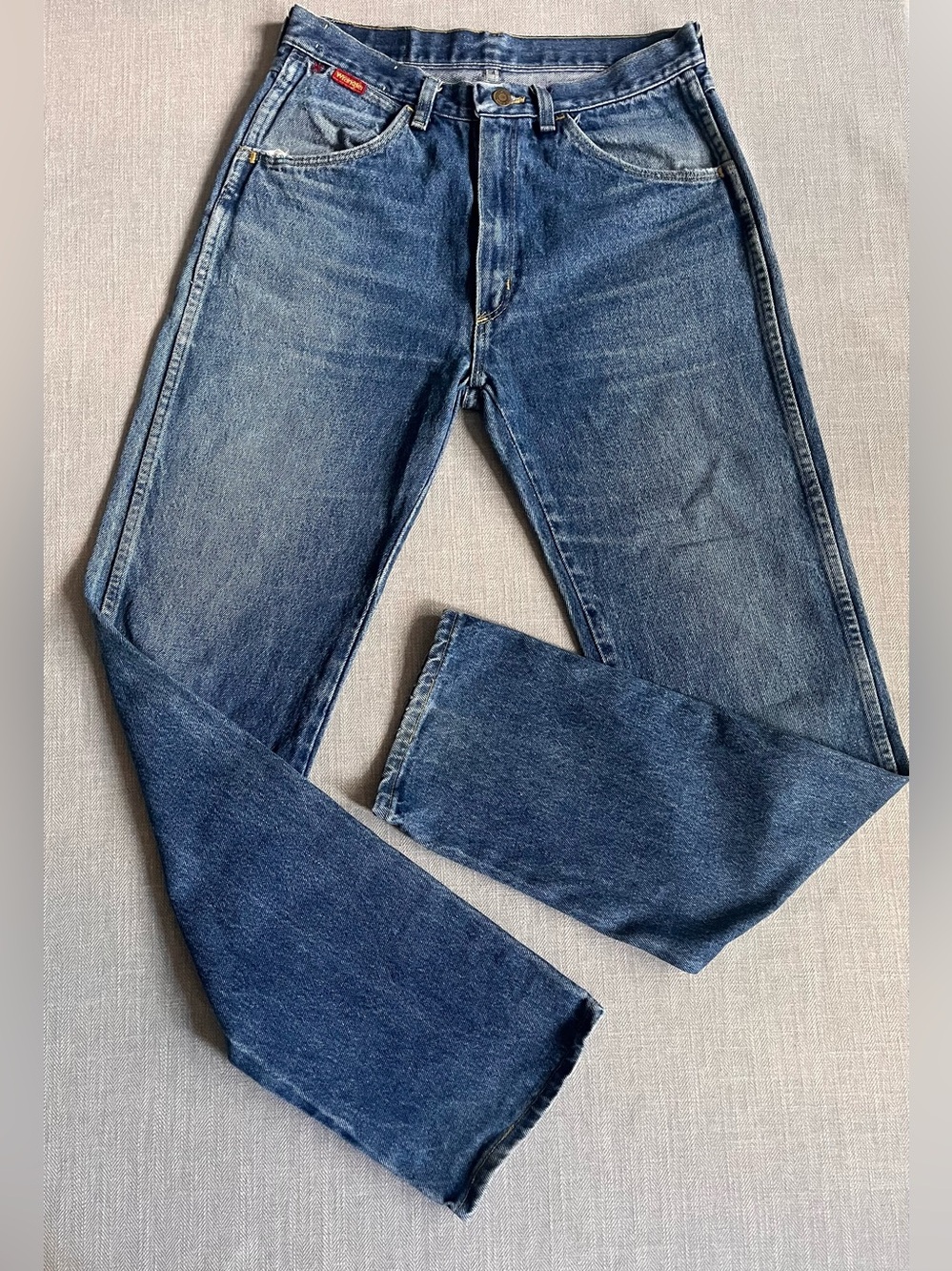 Vintage 70s/80s Perfectly Faded Wrangler 13MWZ Cowboy Cut Blue Jeans - 32x31